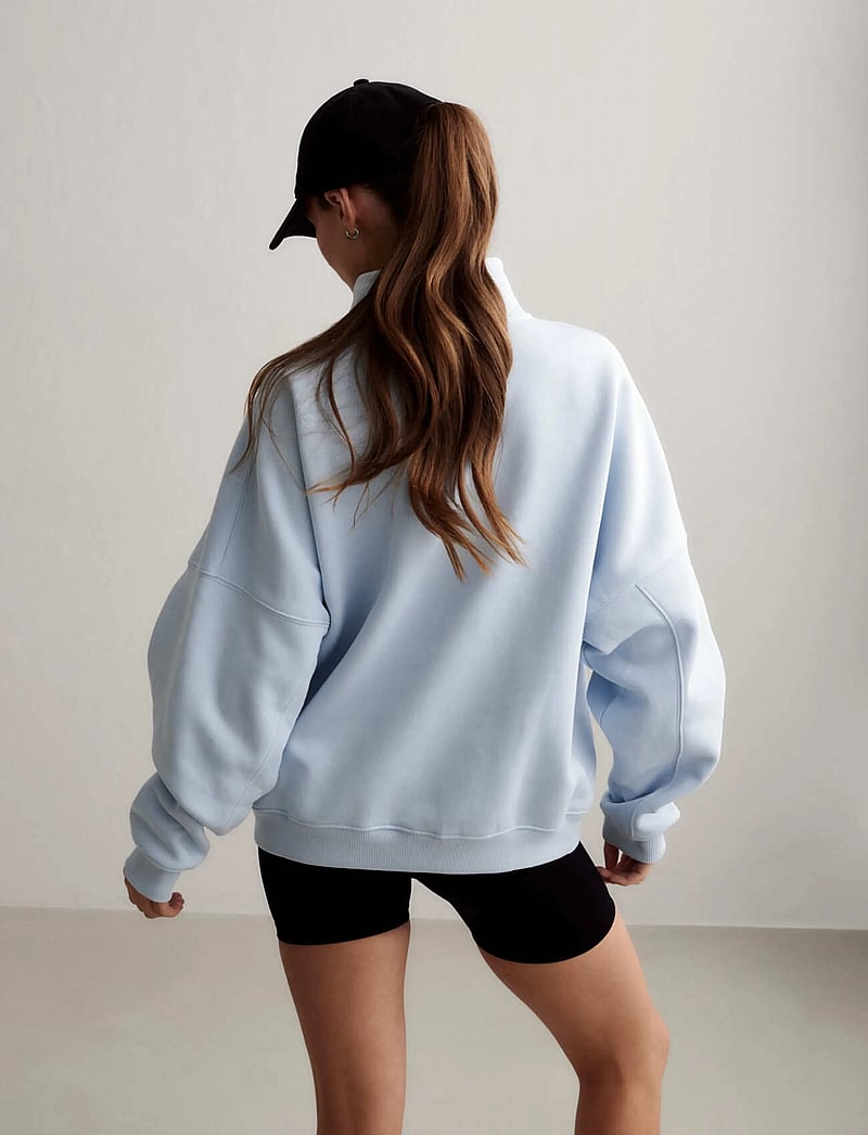 aim´n - Varsity Sweat Half Zip - tops - aura - 4