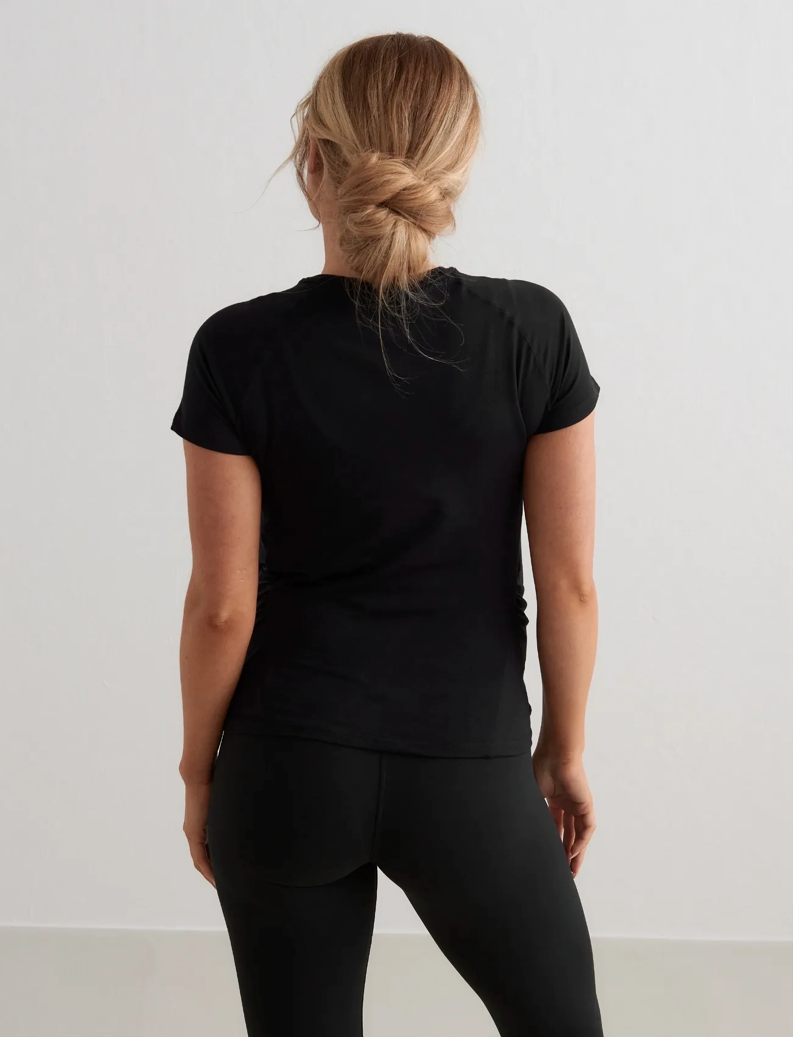 aim´n - Soft Basic Maternity Short Sleeve - t-särgid - black - 4