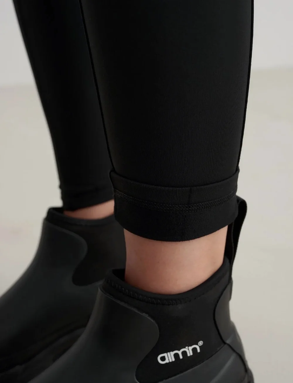 aim´n - Warming Pintuck Tights - leggings - black - 4