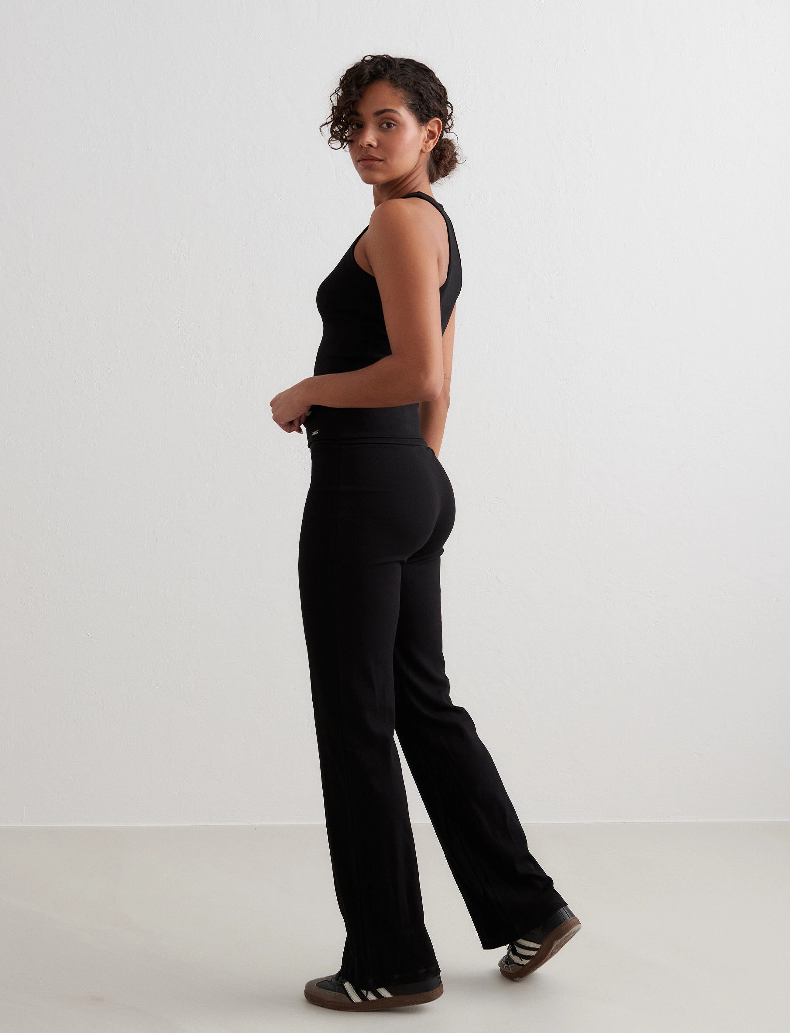 Ease Ribbed Pants 3