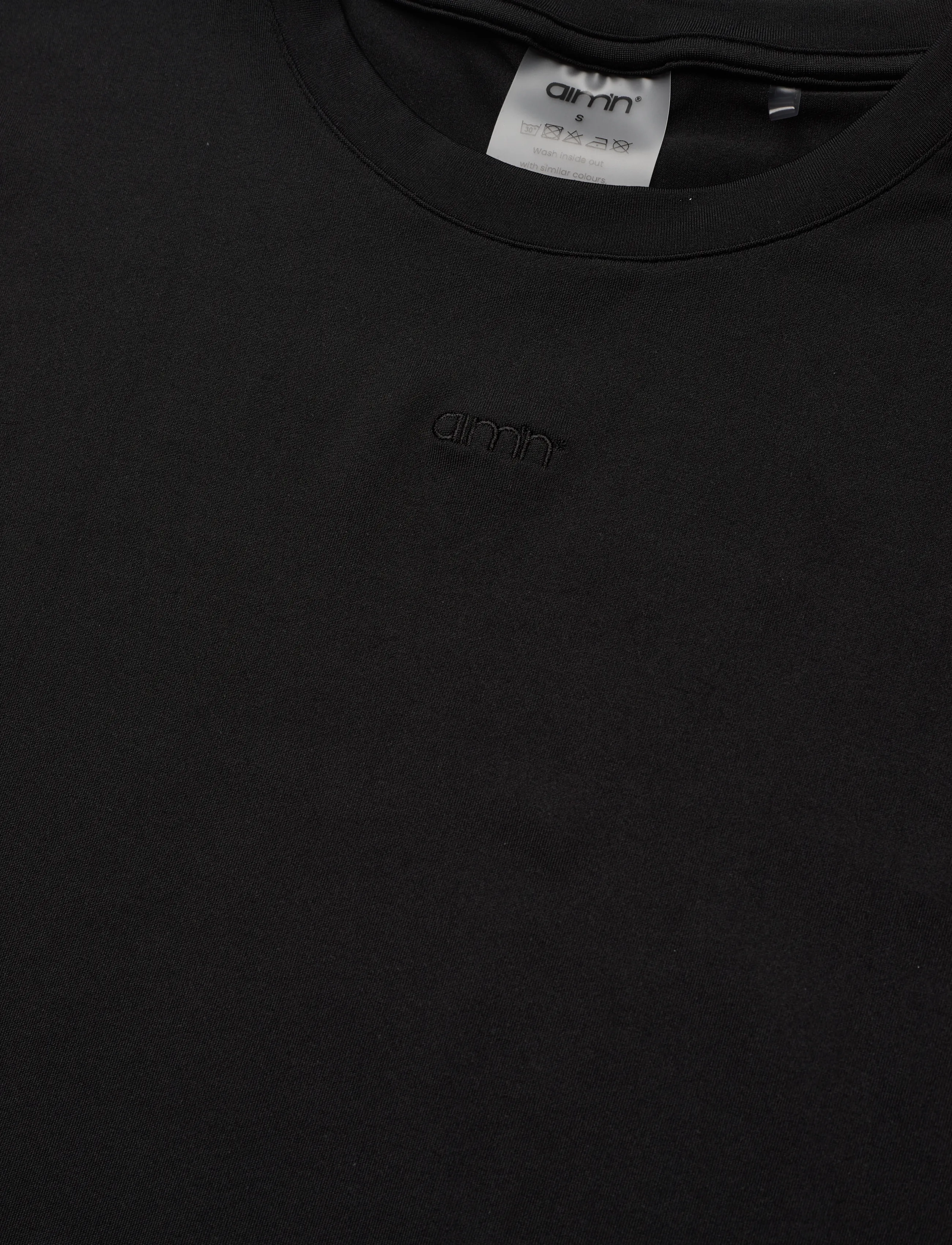 aim´n - Essence Relaxed T-shirt - crop tops - black - 2