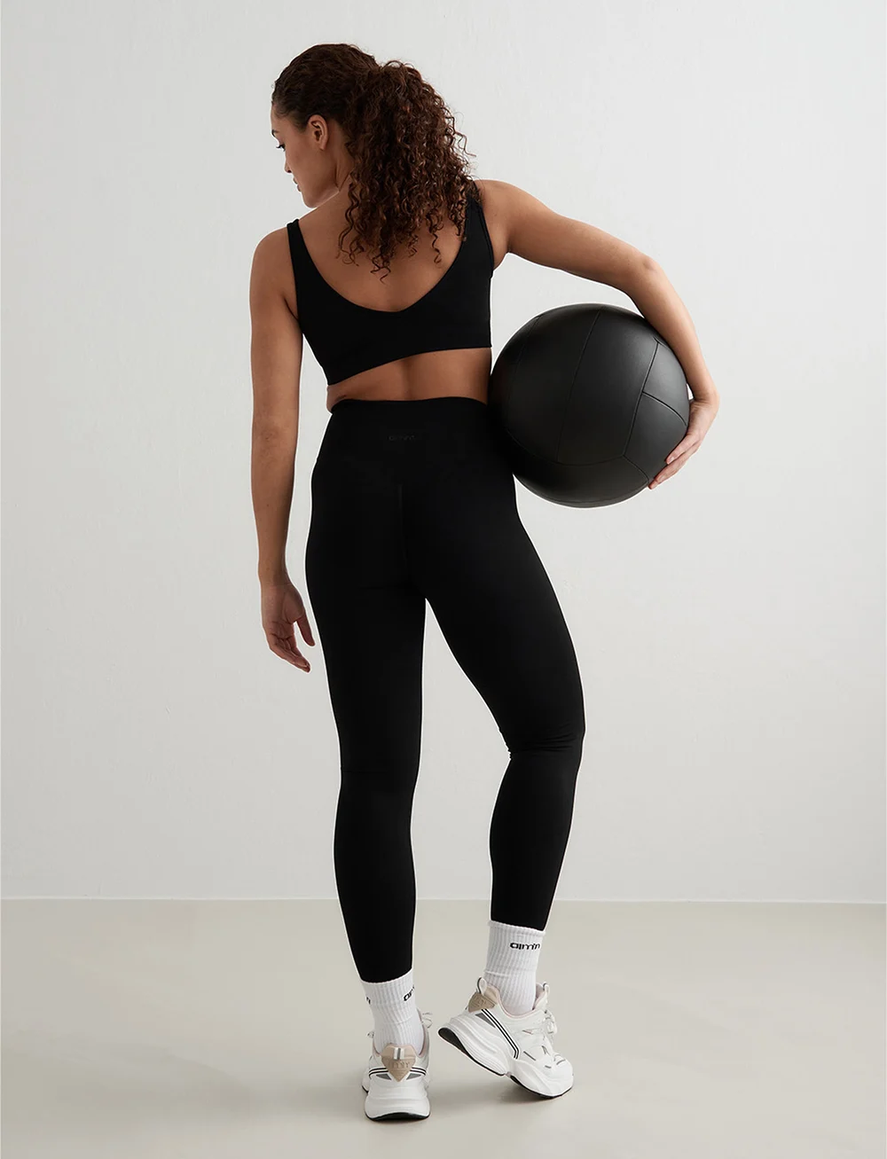 aim´n - Shape Seamless Tights - trainingstights - black - 3