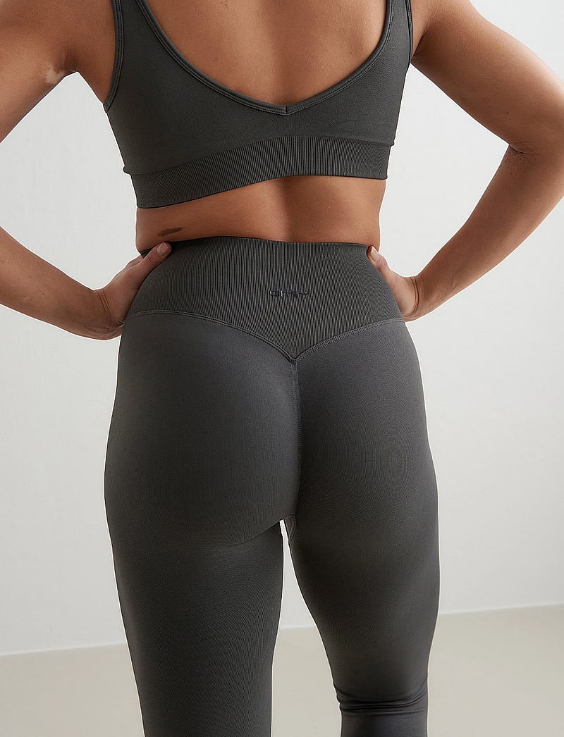 aim´n - Shape Seamless Tights - træningstights - shadow grey - 4