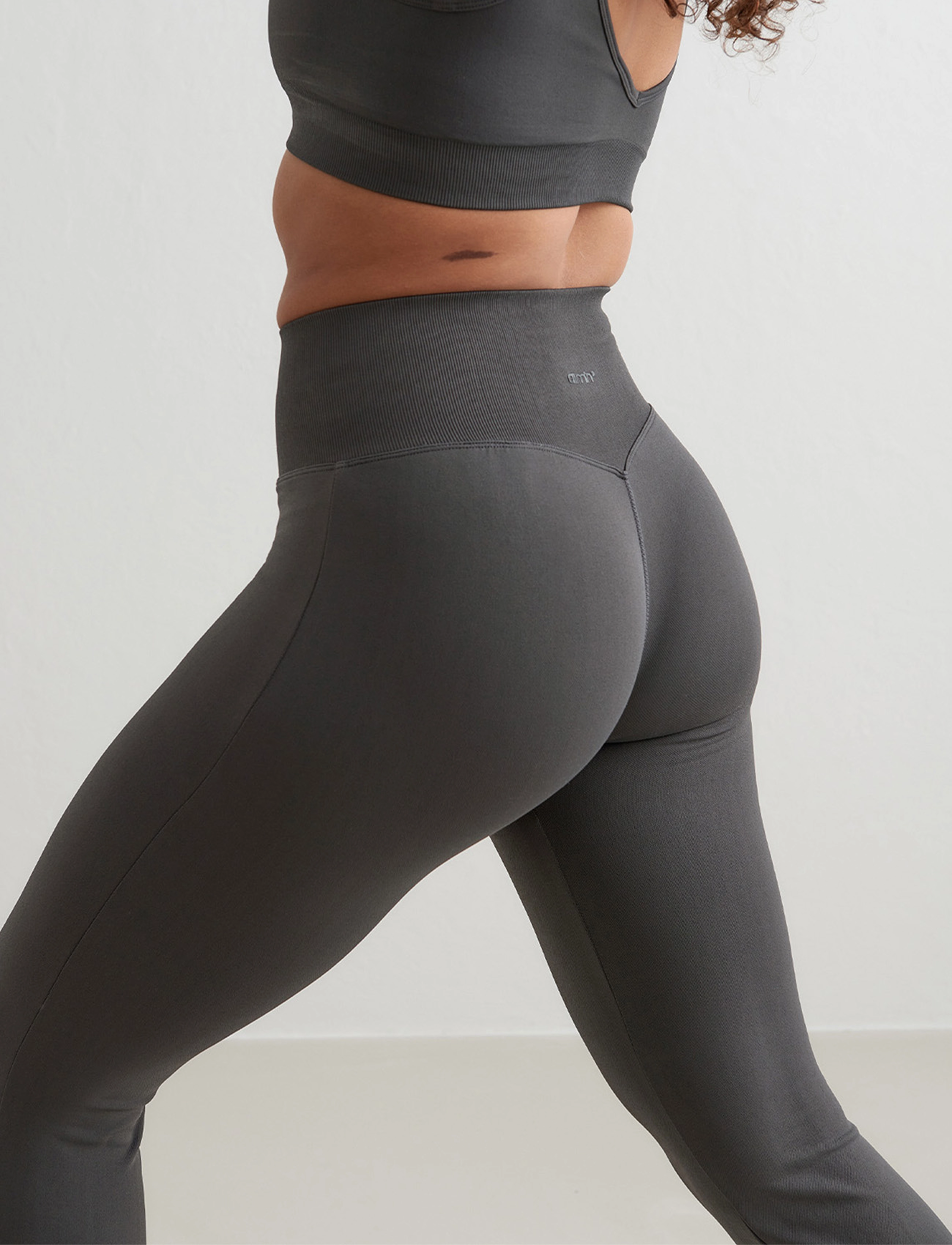 aim´n - Shape Seamless Flare Tights - training tights - shadow grey - 3