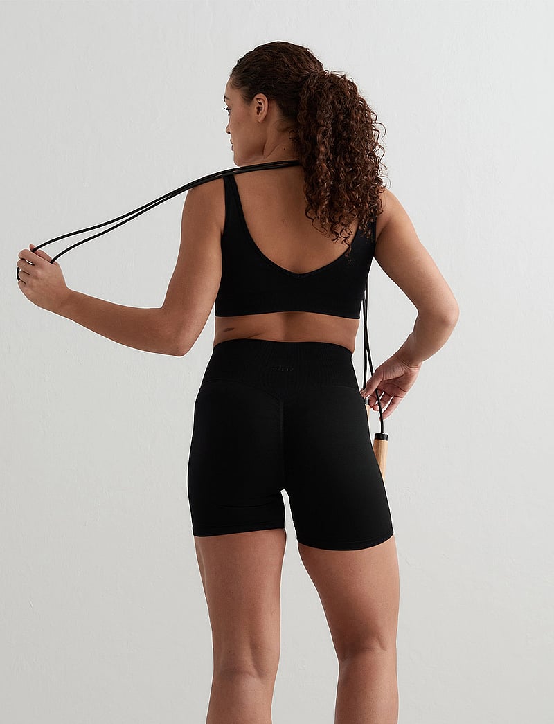 aim´n - Shape Seamless Hotpants - shorts - black - 3