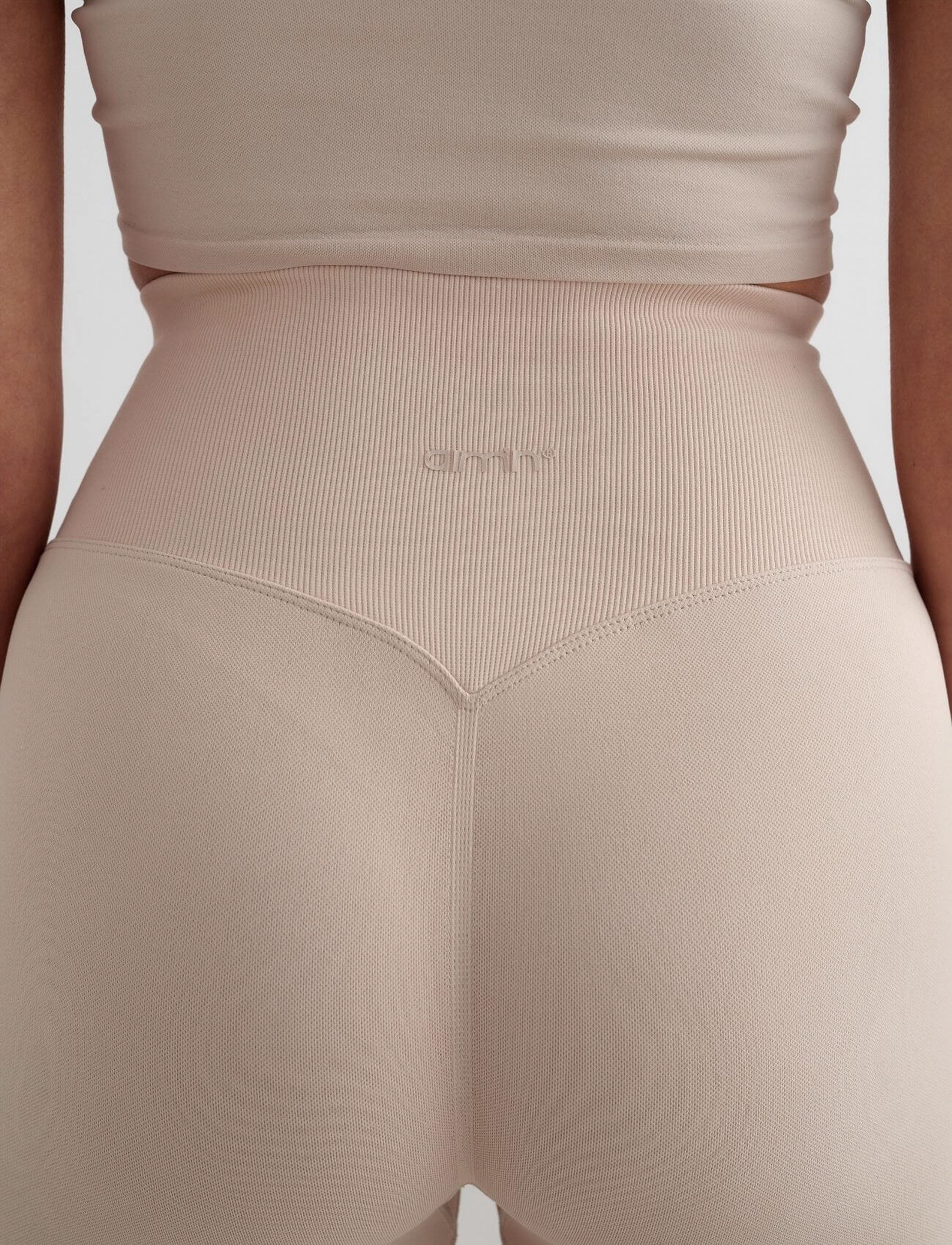 aim´n - Shape Seamless Hotpants - 1/2 länge - clay - 4