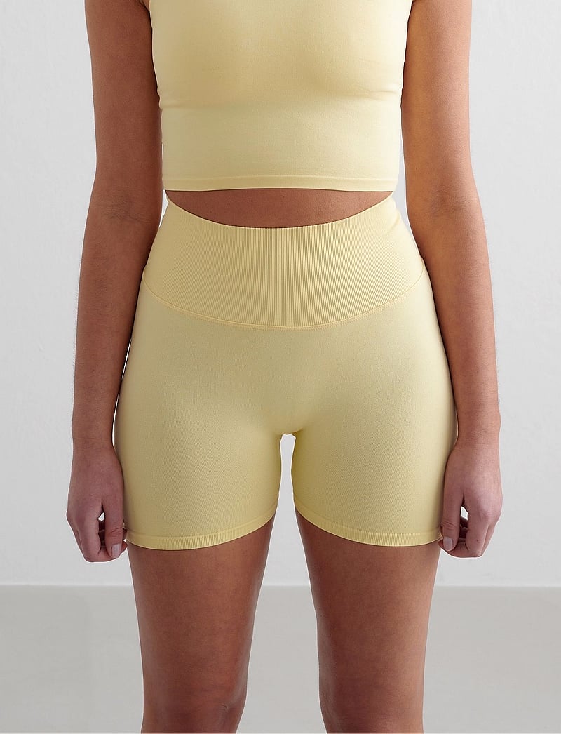 aim´n - Shape Seamless Hotpants - cykelshorts - mellow - 4