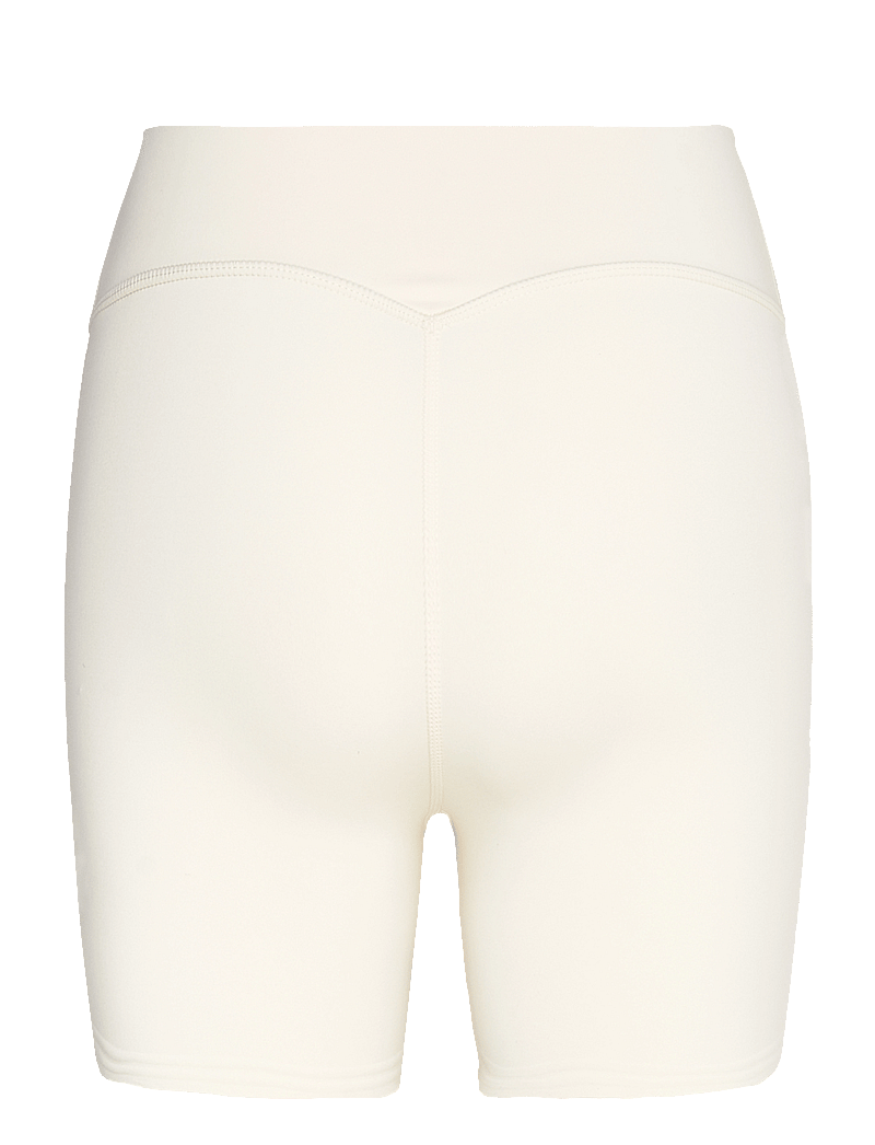 aim´n - Sense Midi Biker Shorts - rattapüksid - almond white - 2