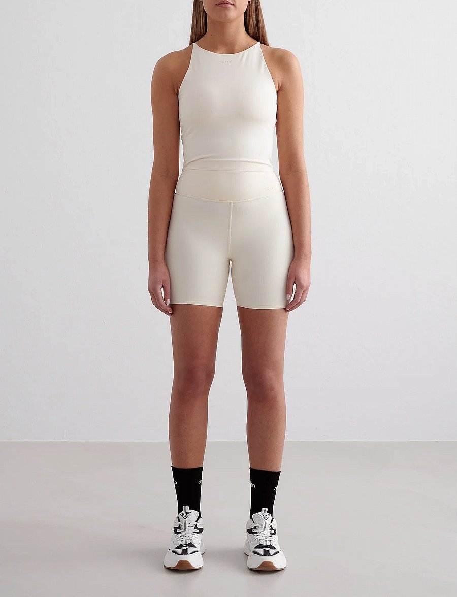 aim´n - Sense Midi Biker Shorts - 1/2 länge - almond white - 0