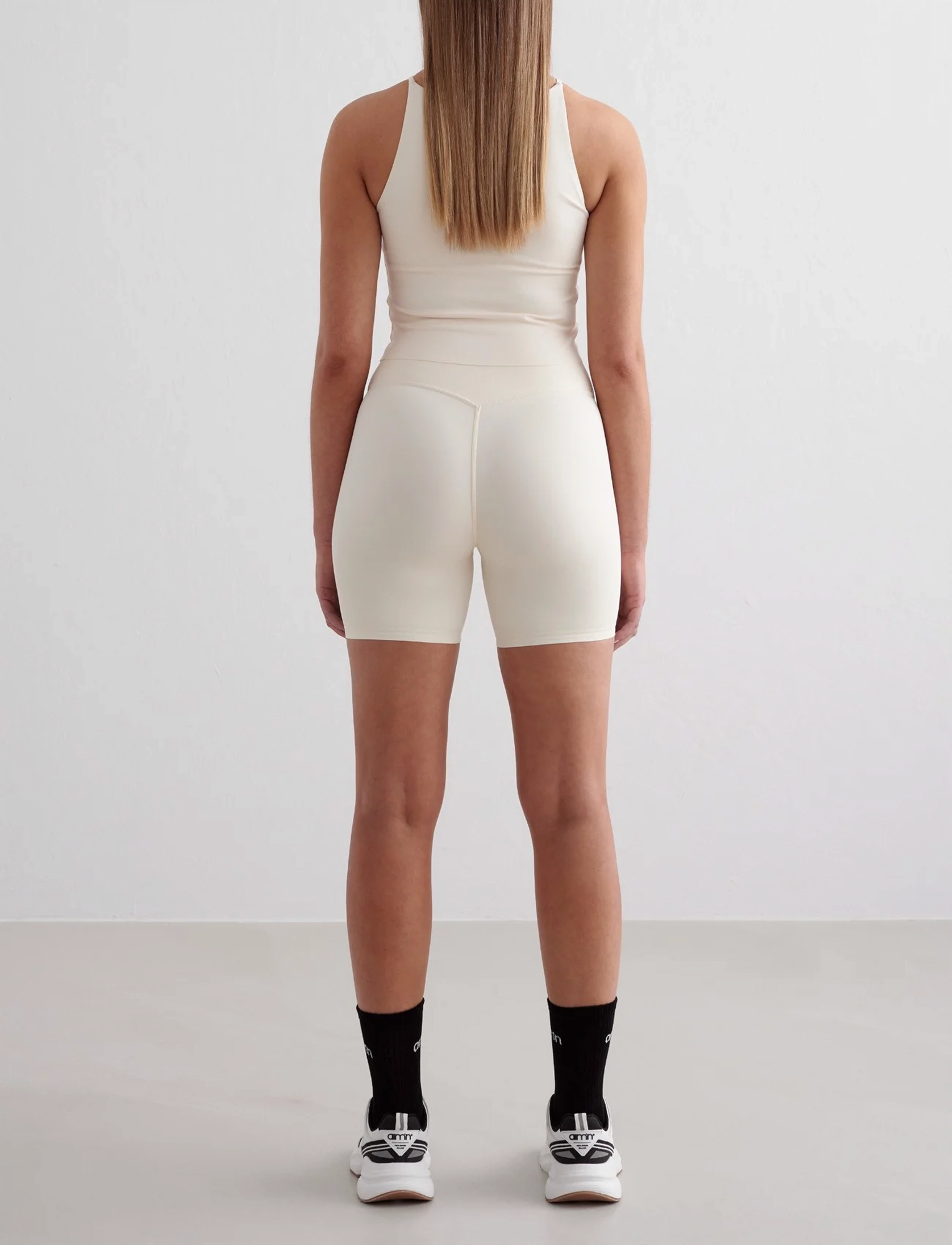 aim´n - Sense Midi Biker Shorts - shorts - almond white - 5
