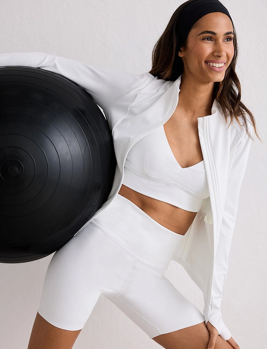 aim´n - Sense Midi Biker Shorts - 1/2 länge - white - 0