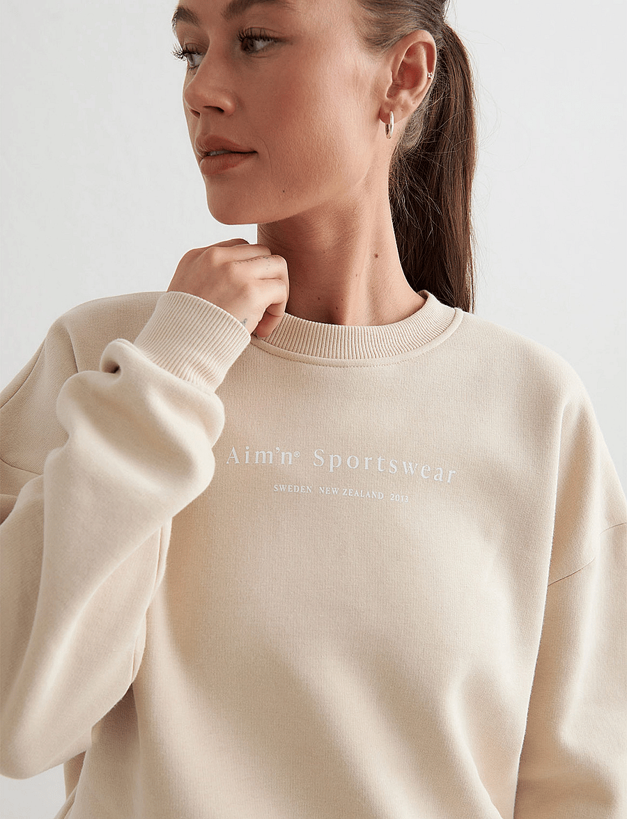 aim´n - Serif Sweatshirt - sweatshirts - cafÉ au lait - 4