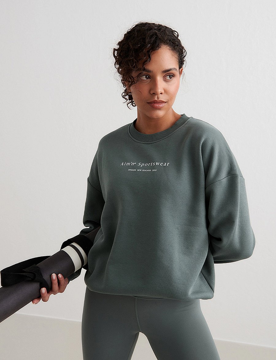 aim´n - Serif Sweatshirt - sweatshirts - sage - 0