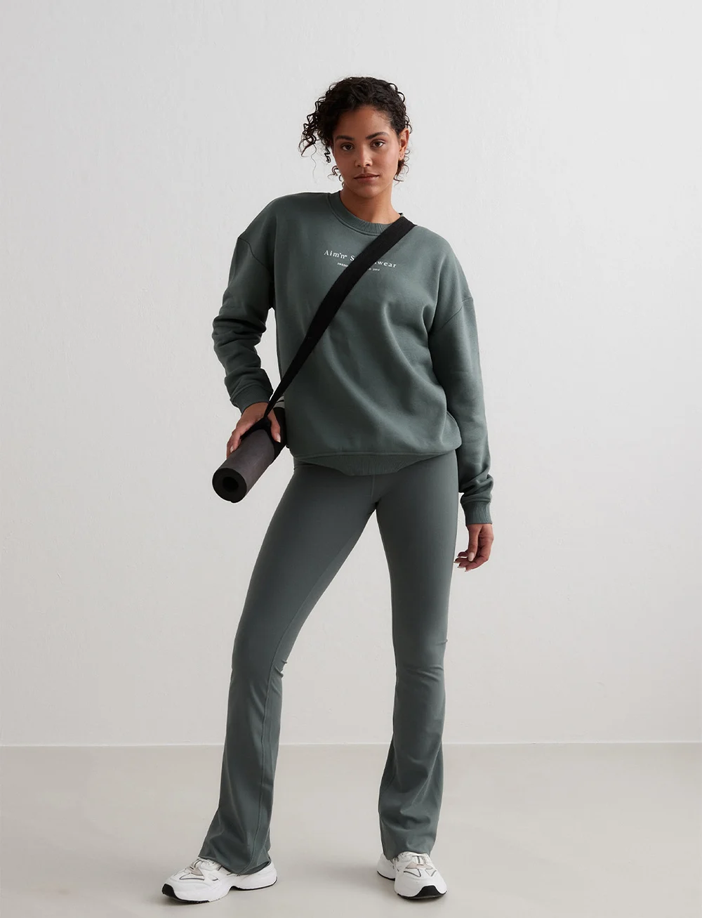 aim´n - Serif Sweatshirt - dressipluusid - sage - 4