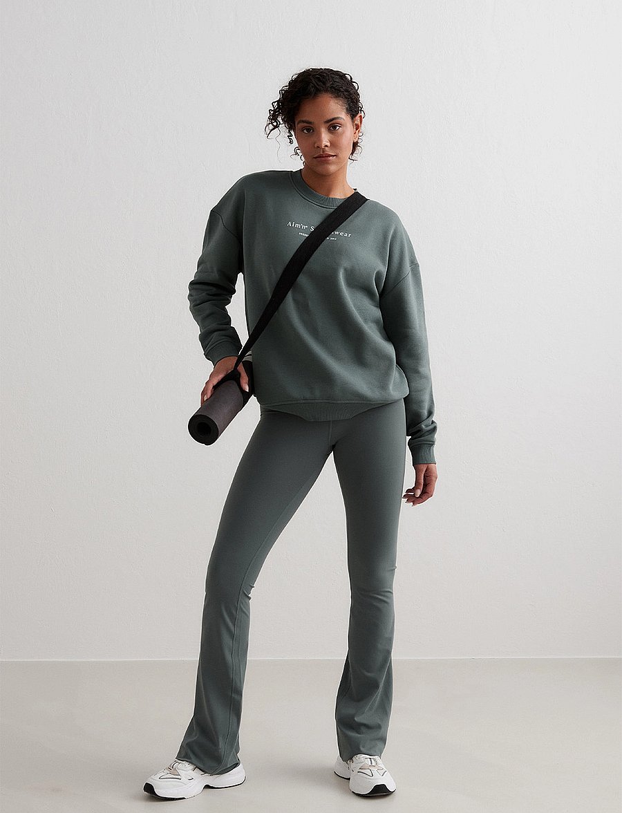 aim´n - Serif Sweatshirt - sweatshirts - sage - 4