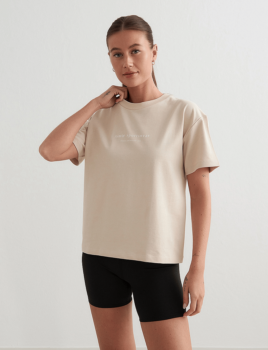 aim´n - Serif Boxy T-Shirt - t-shirts - cafÉ au lait - 3