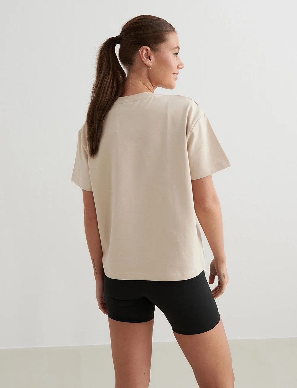 aim´n - Serif Boxy T-Shirt - t-shirts - cafÉ au lait - 5