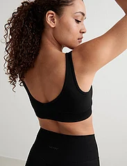 AIM'N - Shape Seamless Deep Cut Bra - sports bras - black - 6