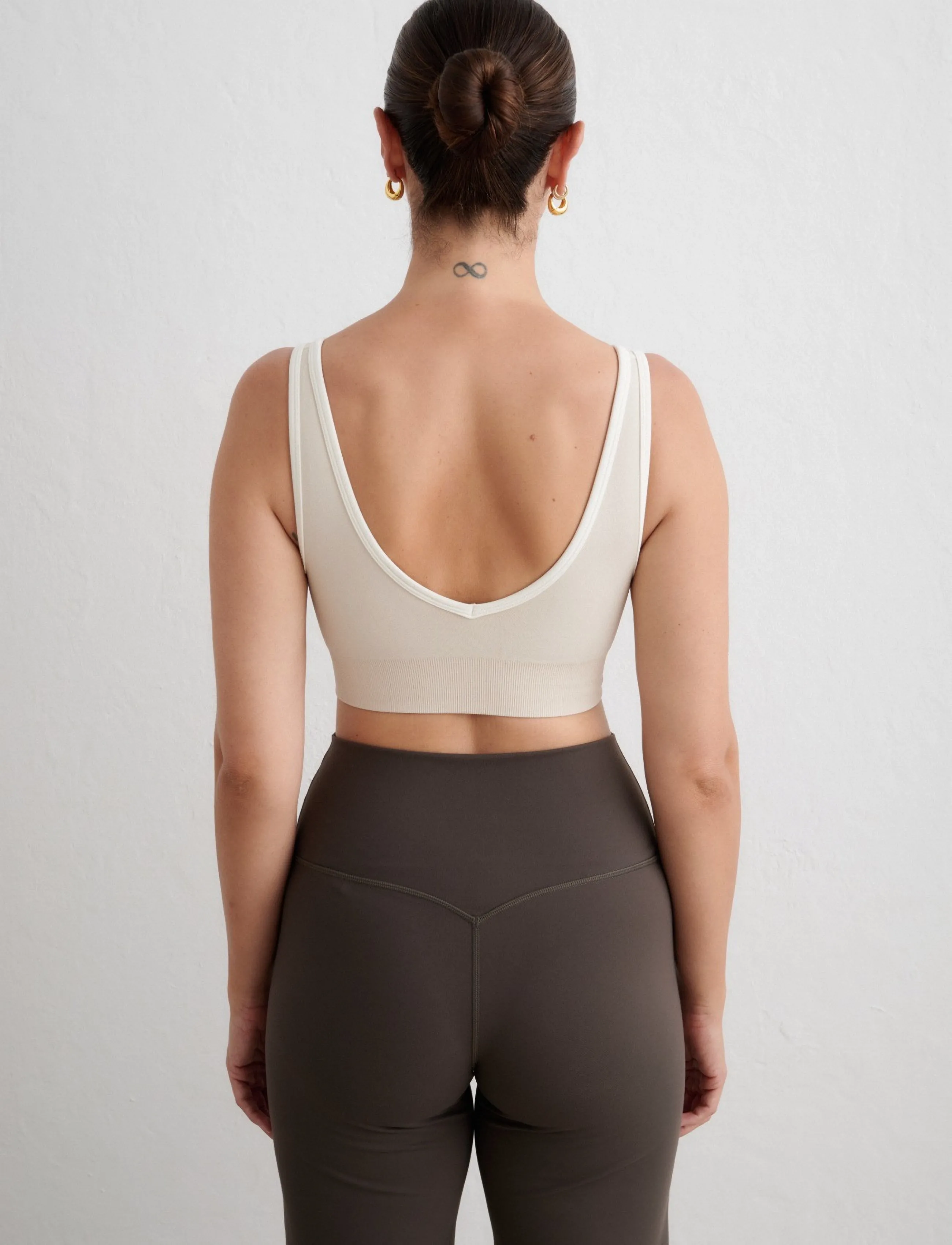 aim´n - Shape Seamless Deep Cut Bra - sport bras: low - sand - 3