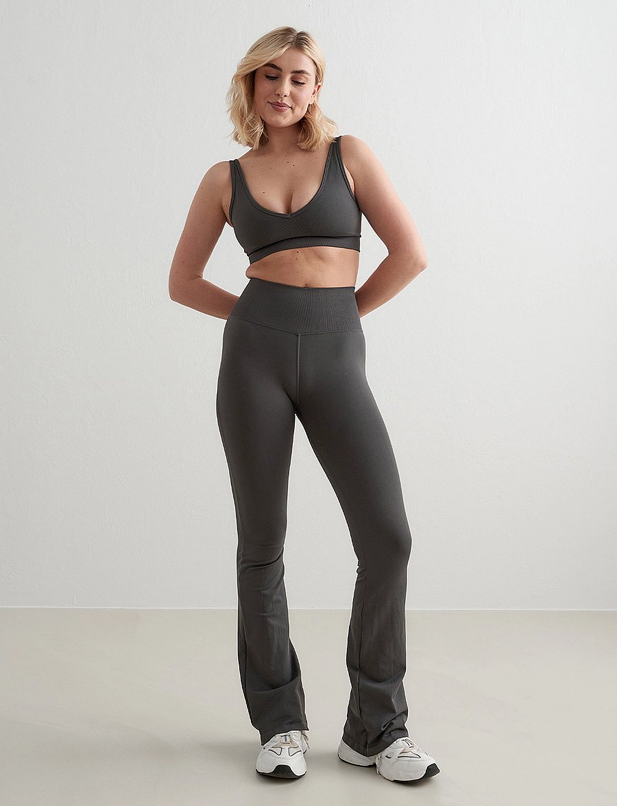 aim´n - Shape Seamless Deep Cut Bra - sports bras - shadow grey - 3
