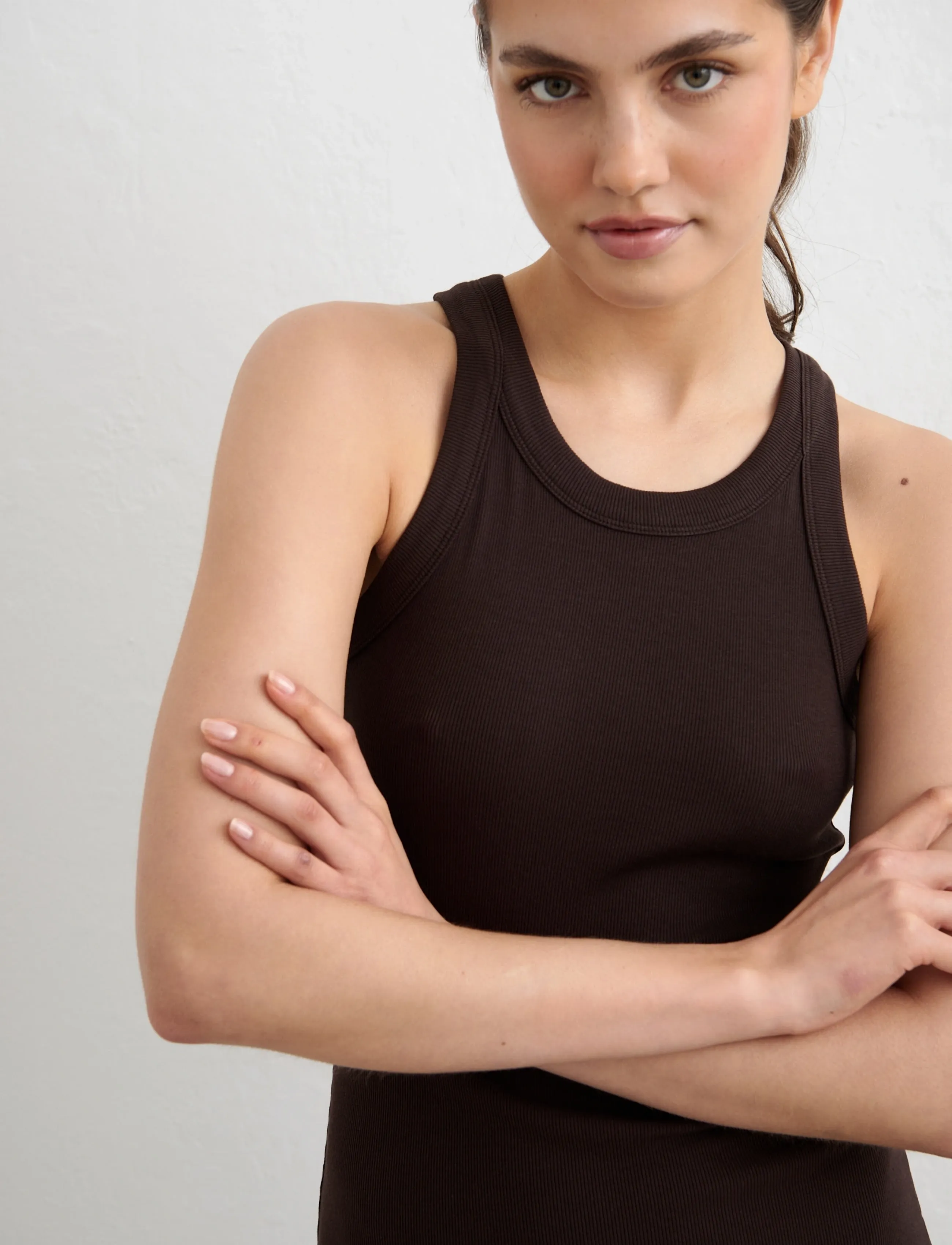 aim´n - Ease Ribbed Tank Dress - kleider & röcke - chocolate - 4
