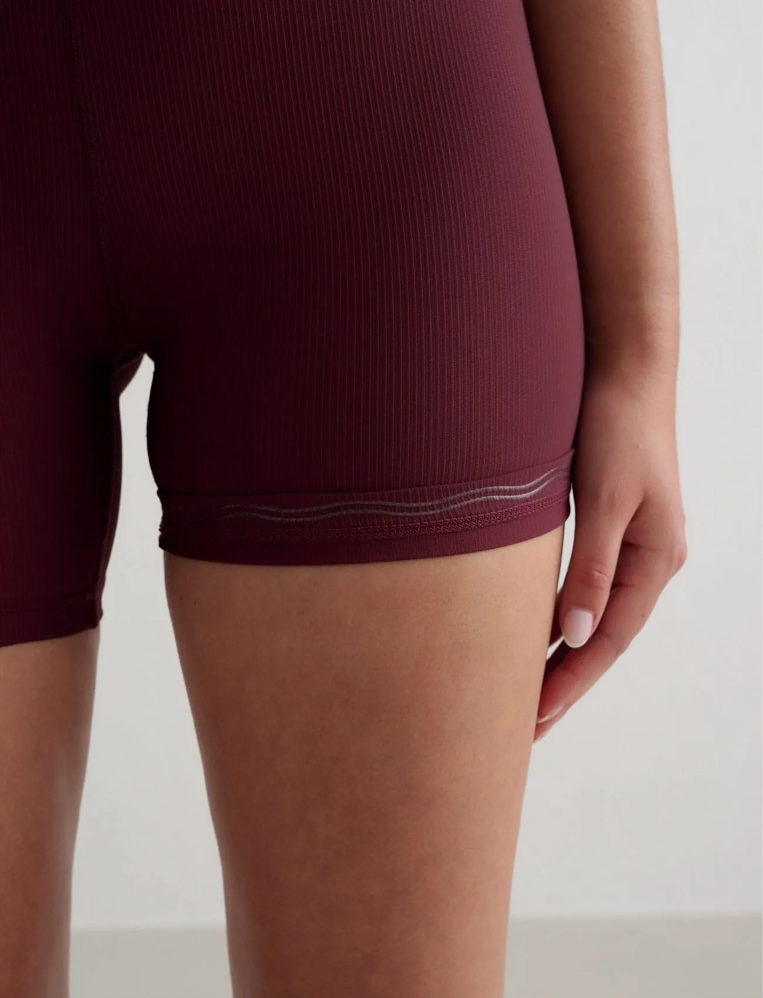Aimn Ribbed Performance Midi Biker Shorts dam – bild 6