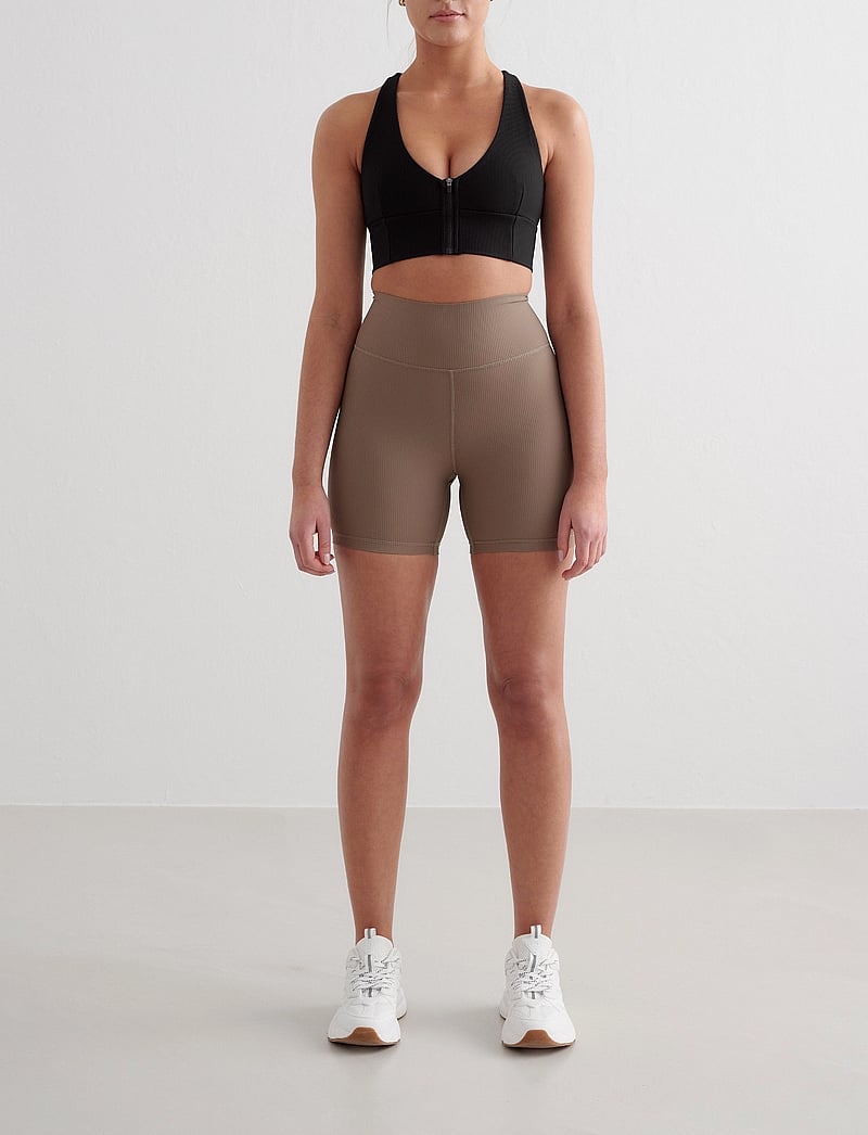 aim´n - Ribbed Performance Midi Biker Shorts - shorts - nougat - 5