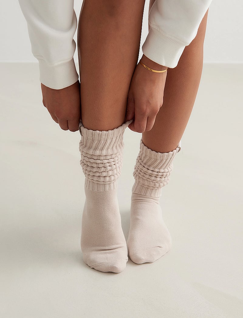 aim´n - Slouch Socks - kläder - clay - 5
