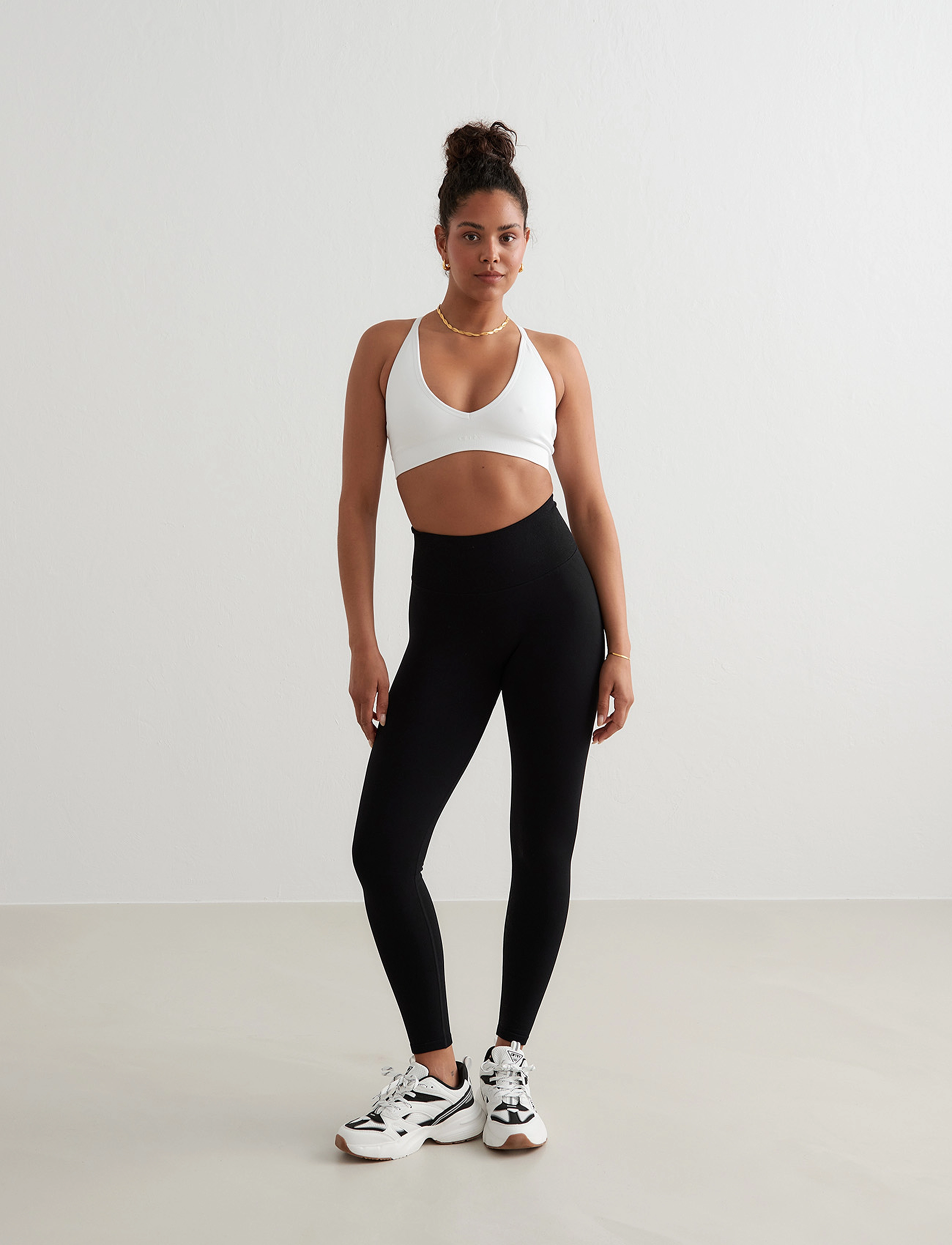 aim´n - Shape Seamless Cross Back Bra - die niedrigsten preise - white - 4