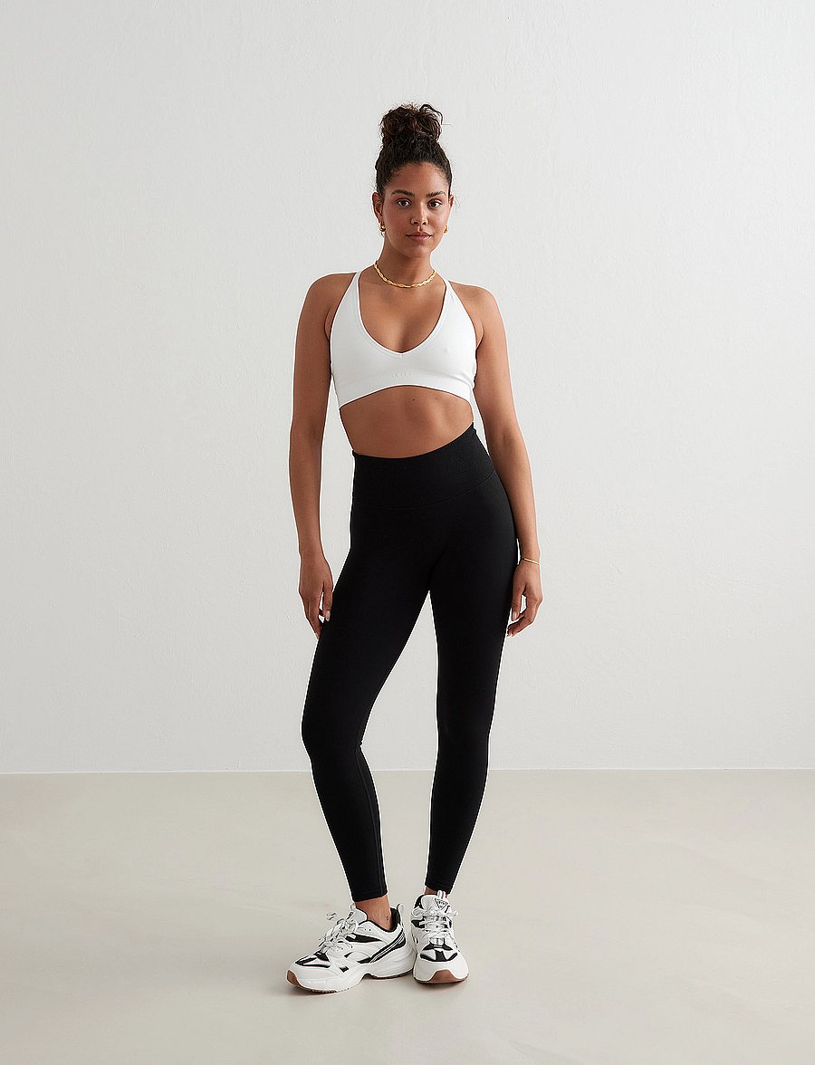 aim´n - Shape Seamless Cross Back Bra - sporta krūšturi - white - 3