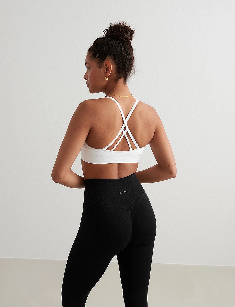 aim´n - Shape Seamless Cross Back Bra - sporta krūšturi - white - 5
