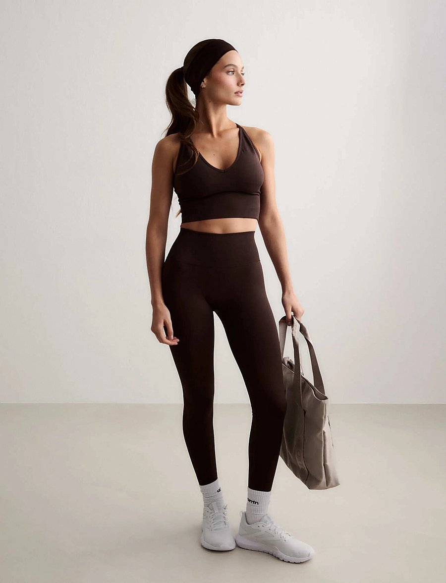 aim´n - Shape Seamless Cross Back Bralette - sport-bhs - chocolate - 0