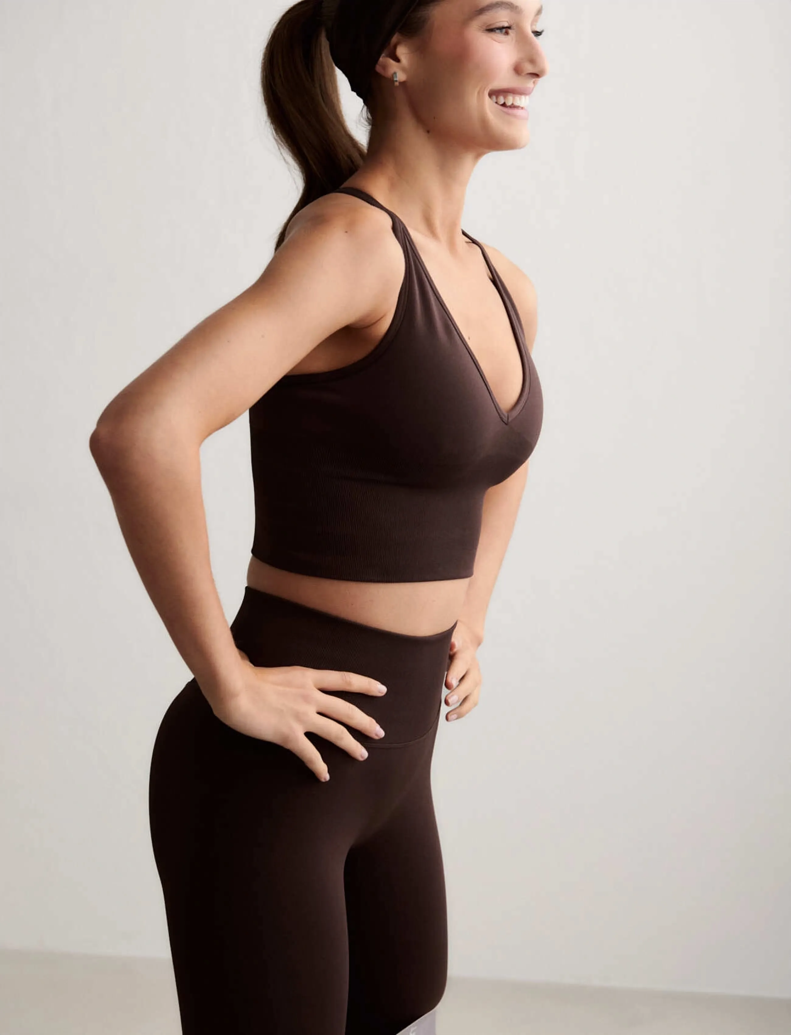 aim´n - Shape Seamless Cross Back Bralette - sport brjóstahaldarar - chocolate - 3