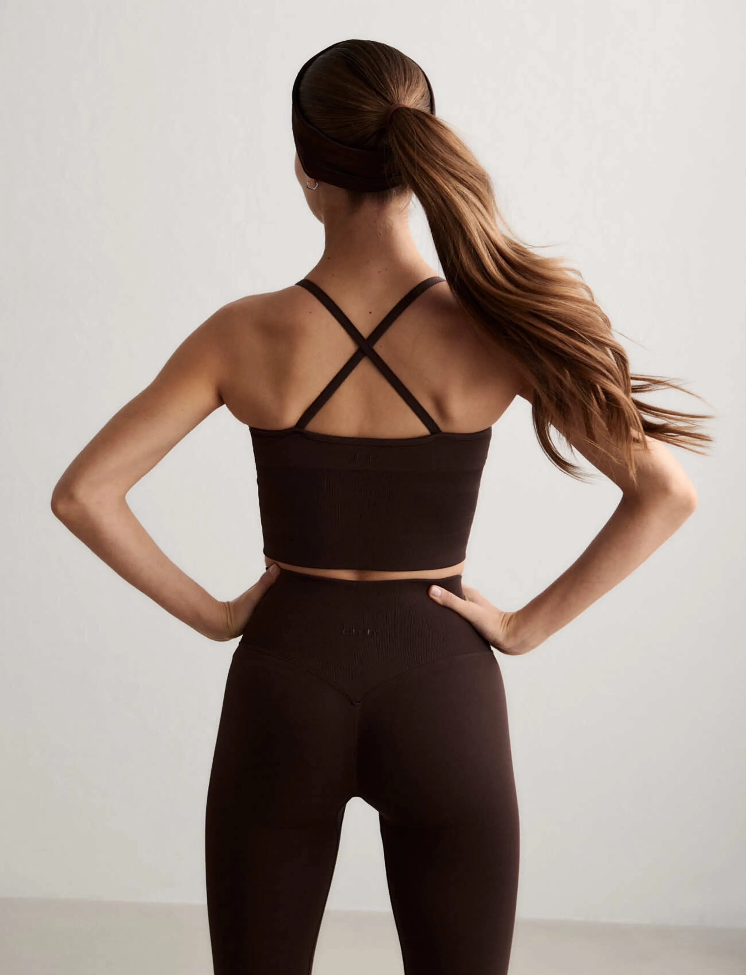 aim´n - Shape Seamless Cross Back Bralette - sport brjóstahaldarar - chocolate - 4