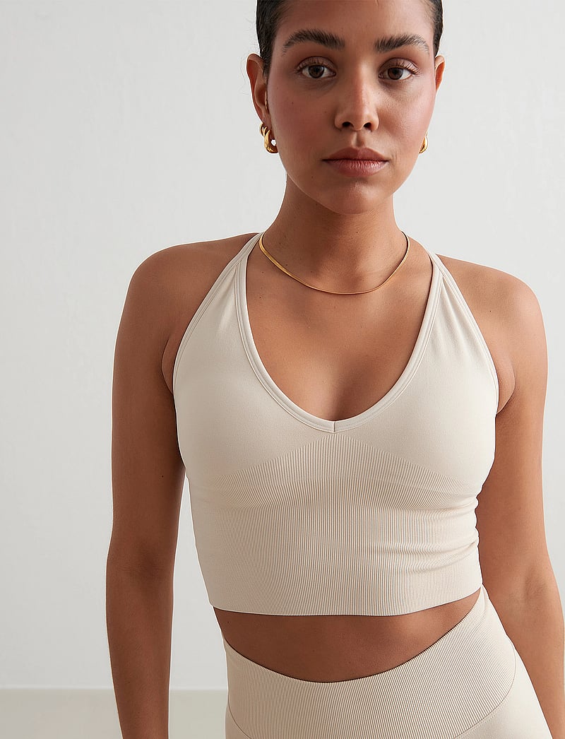 aim´n - Shape Seamless Cross Back Bralette - sports-bh'er - clay - 0