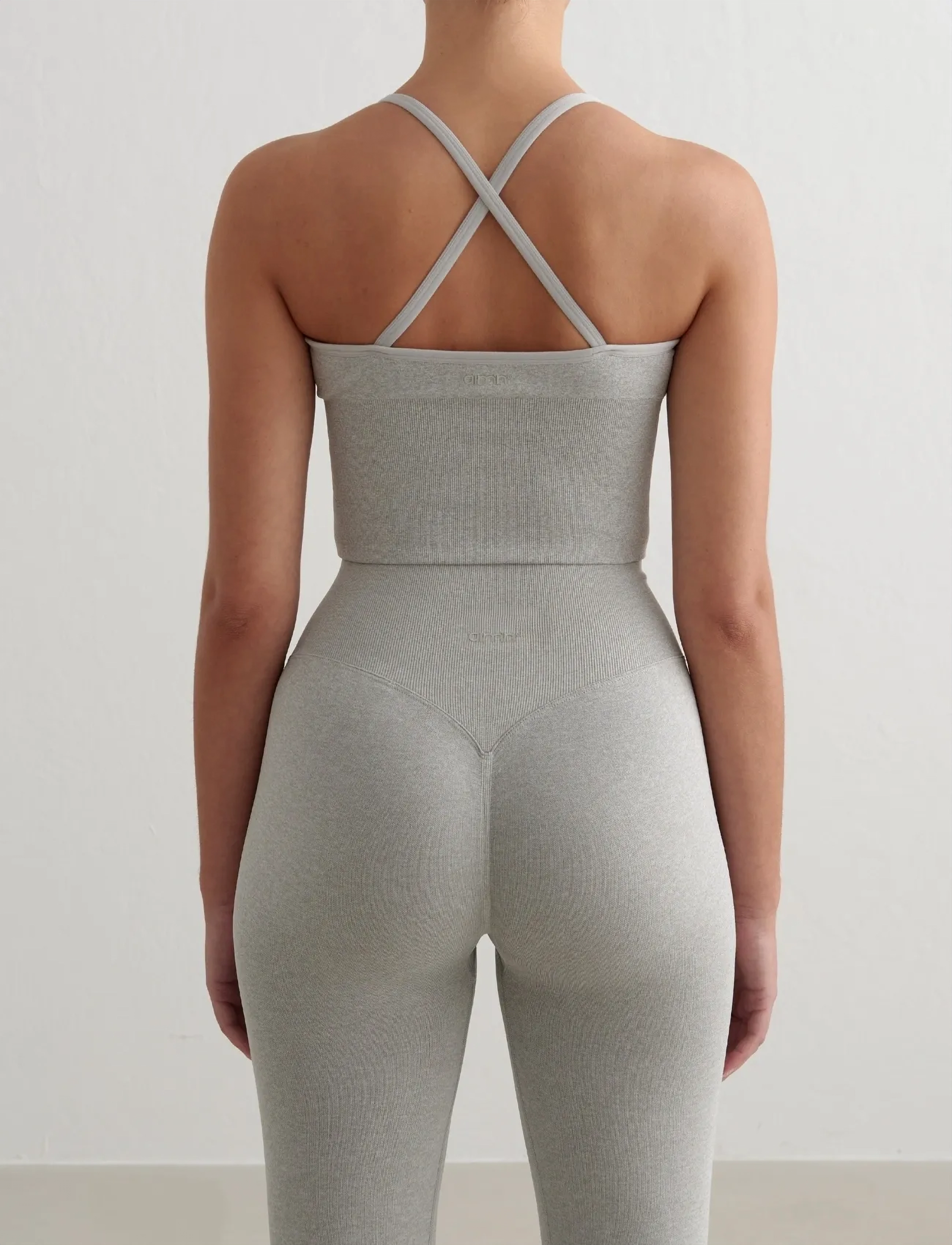 aim´n - Shape Seamless Cross Back Bralette - spordirinnahoidjad - grey melange - 3