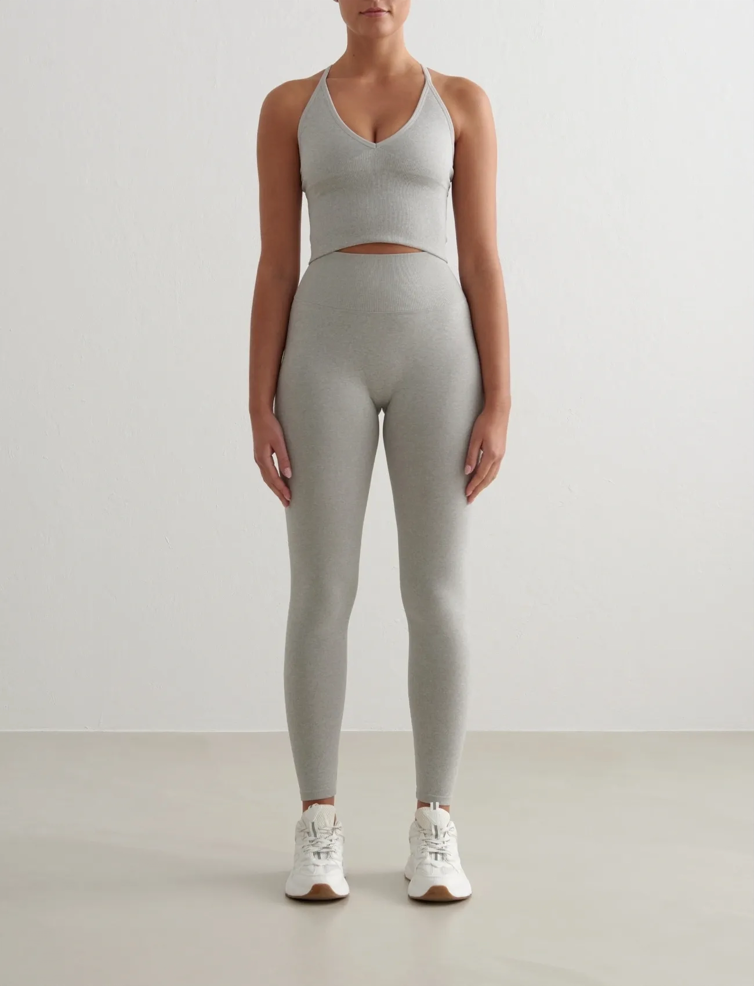 aim´n - Shape Seamless Cross Back Bralette - spordirinnahoidjad - grey melange - 4