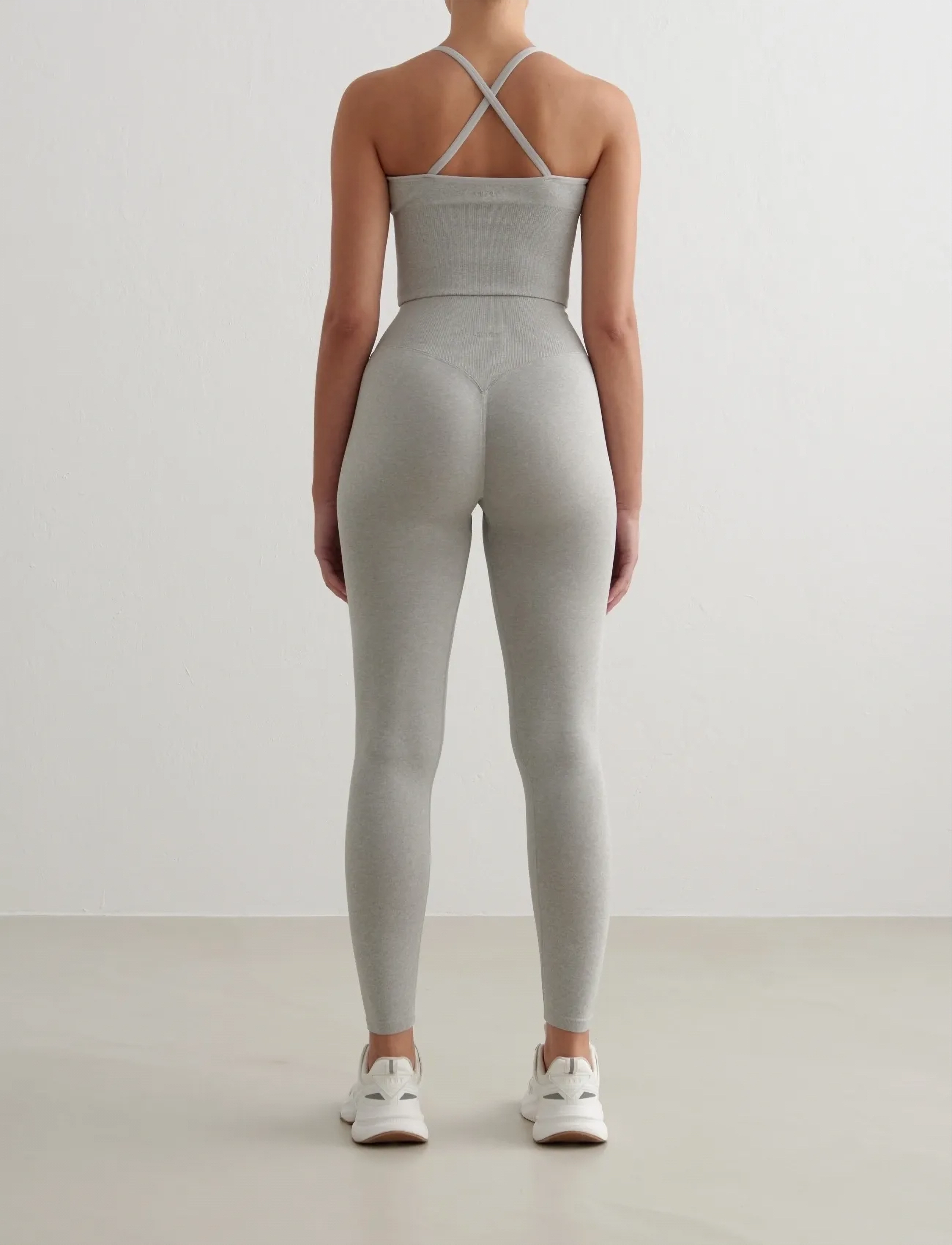aim´n - Shape Seamless Cross Back Bralette - spordirinnahoidjad - grey melange - 5