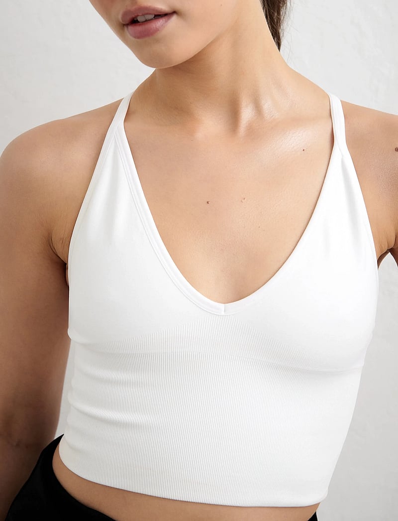 aim´n - Shape Seamless Cross Back Bralette - sport-bhs - white - 3