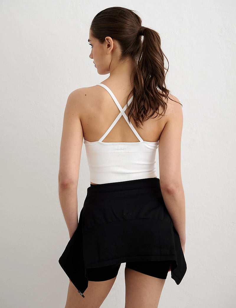 aim´n - Shape Seamless Cross Back Bralette - sport-bhs - white - 4