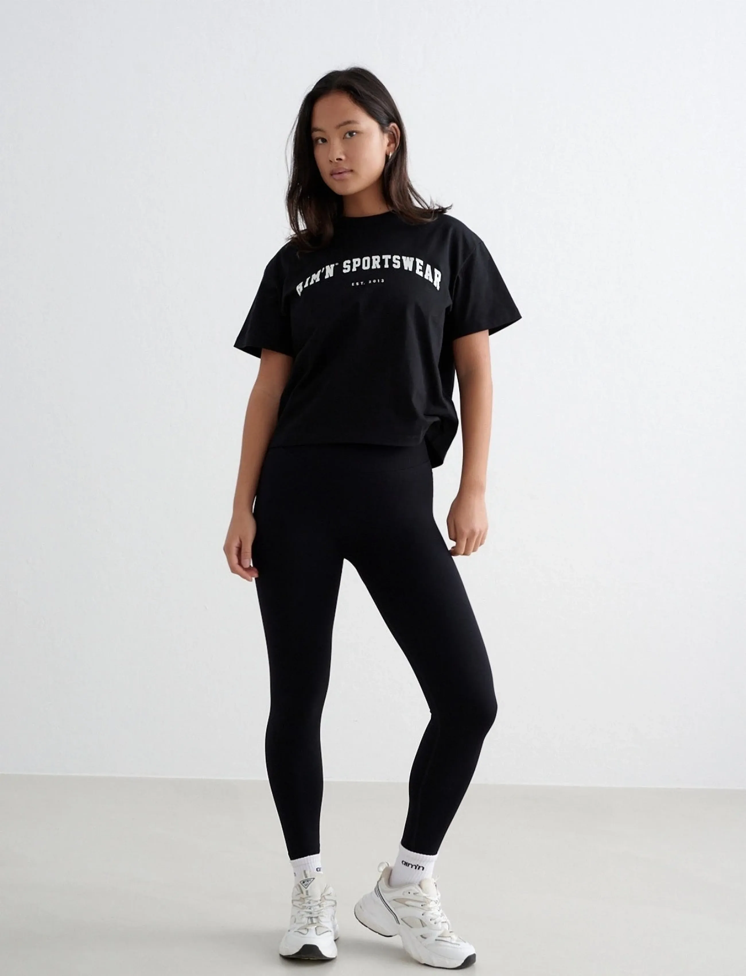 aim´n - Varsity Boxy T-shirt - t-shirts - black - 5