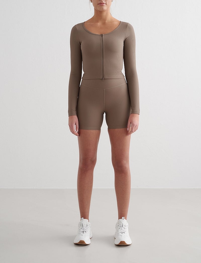 aim´n - Ribbed Performance Zipped Cardigan - crop tops - nougat - 3