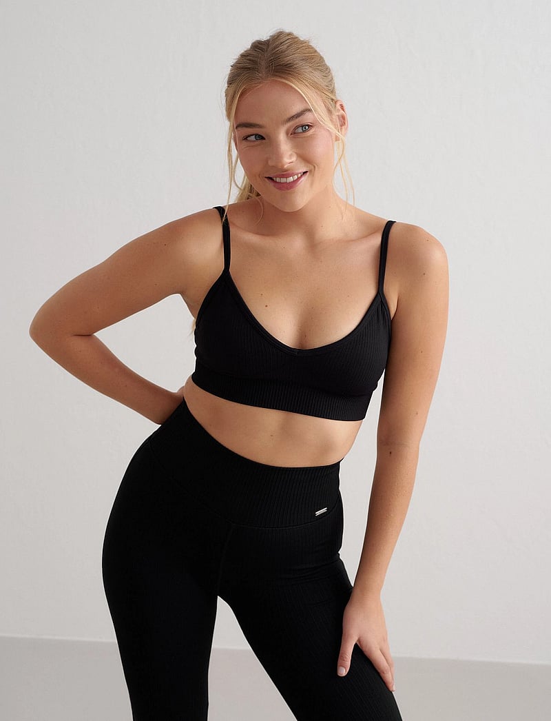aim´n - Ribbed Seamless Deep Cut Bra - sport-bhs - black - 0