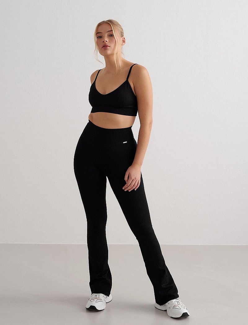 aim´n - Ribbed Seamless Deep Cut Bra - sport-bhs - black - 3