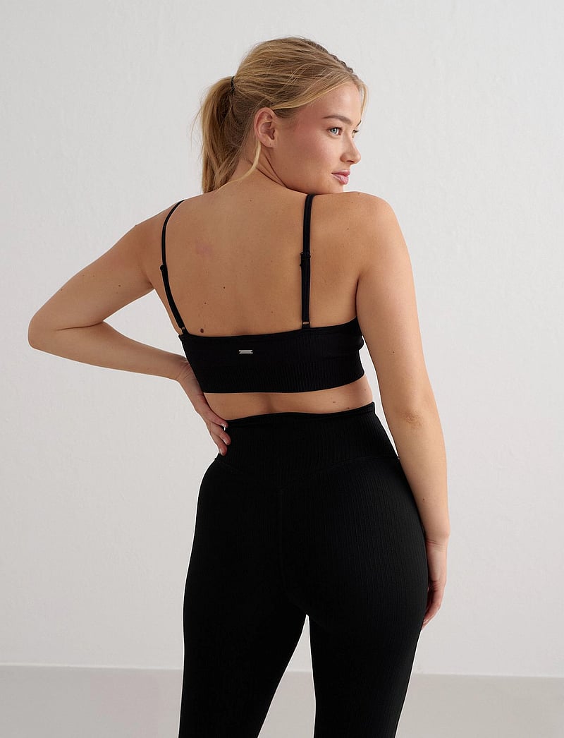 aim´n - Ribbed Seamless Deep Cut Bra - sport-bhs - black - 4