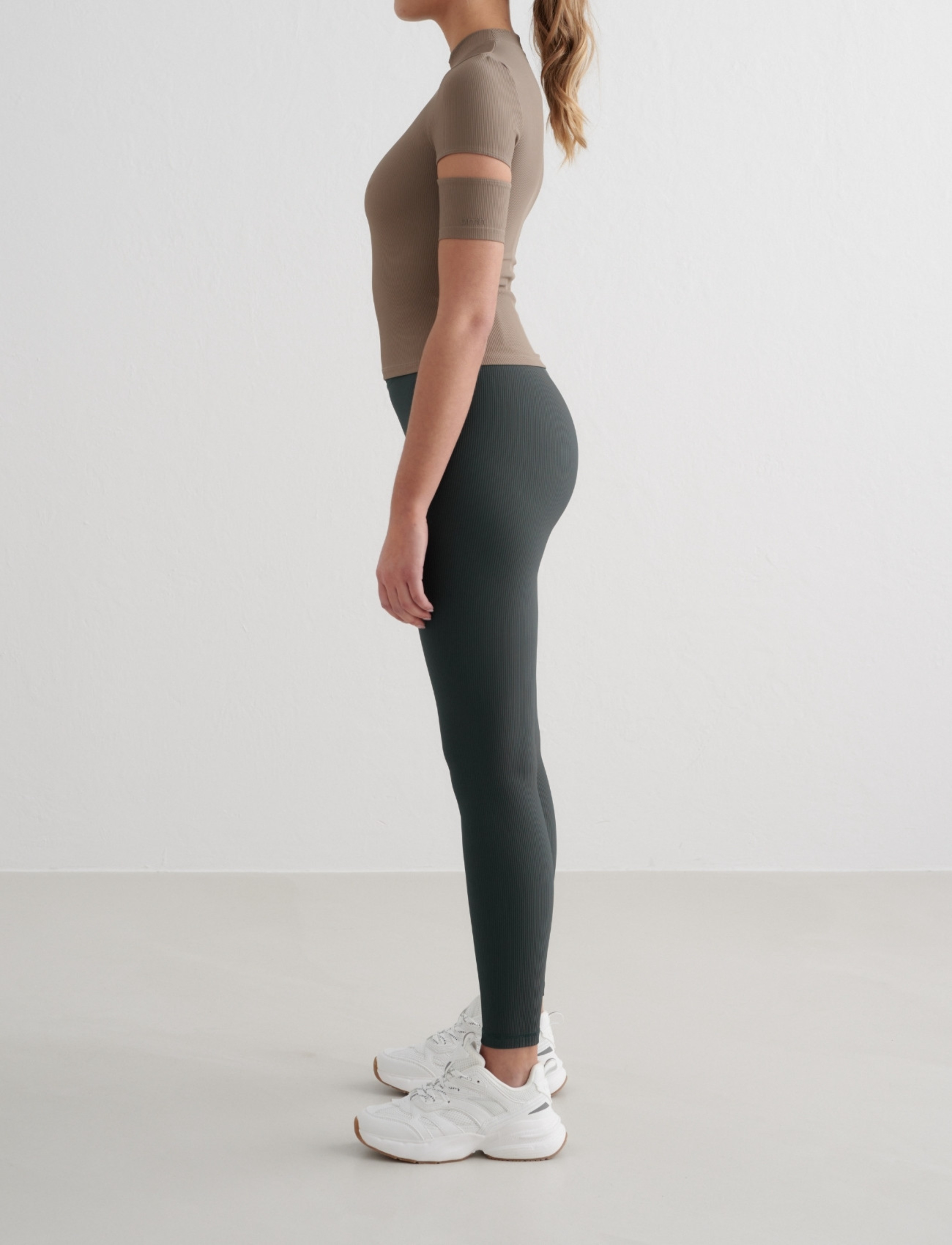 Ribbed Performance Cut-Out Top 3