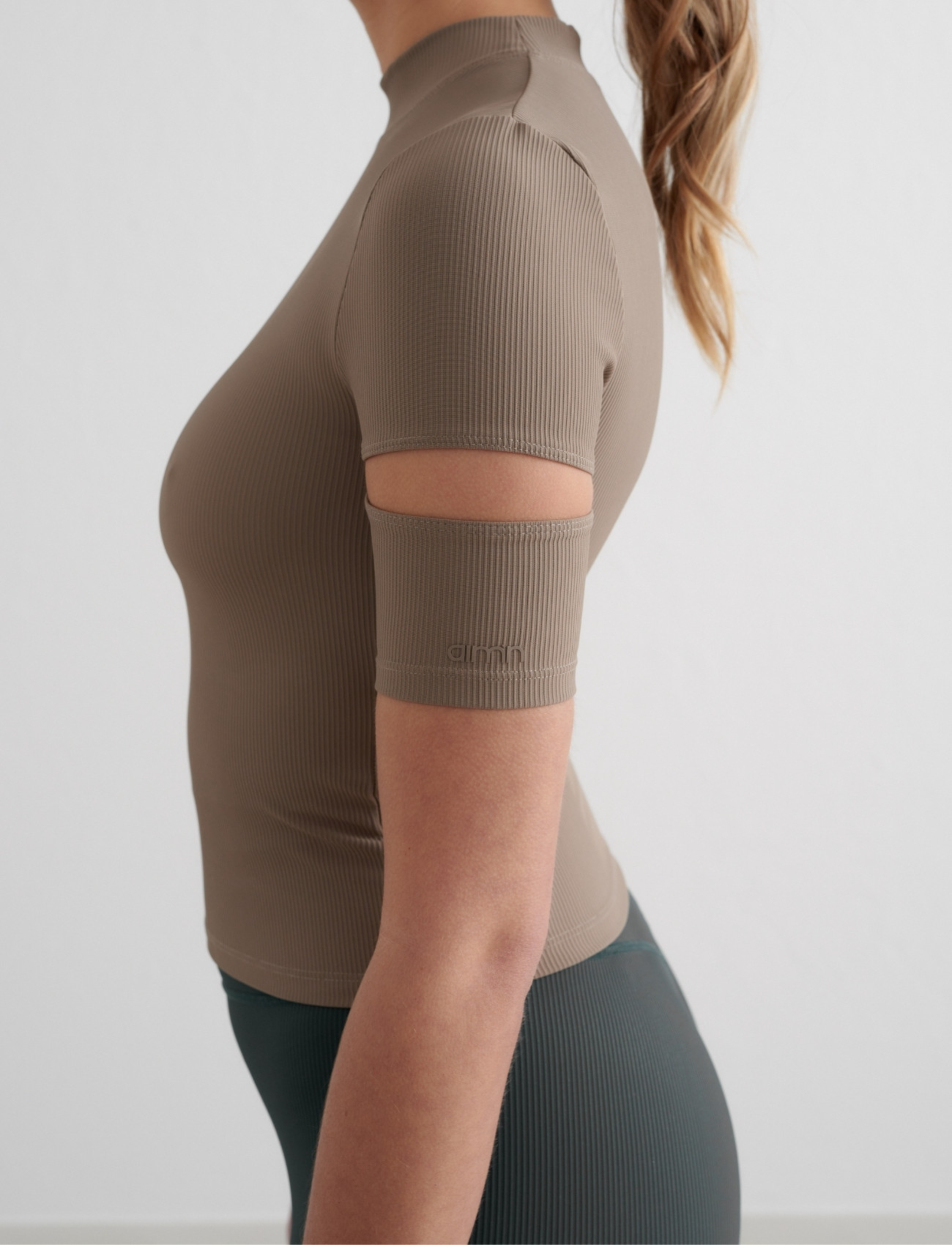Ribbed Performance Cut-Out Top 4