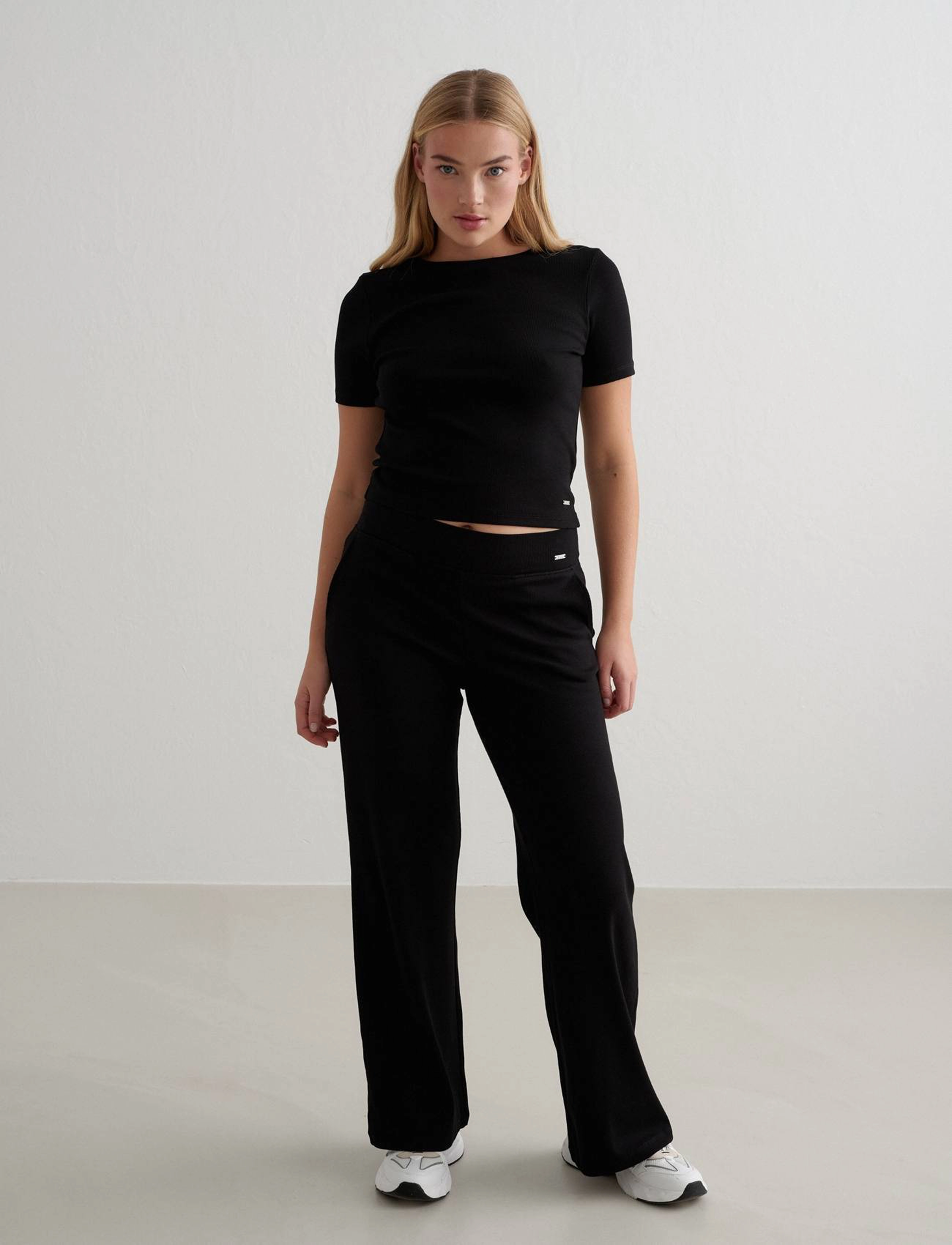 Ease Ribbed Short Sleeve 2