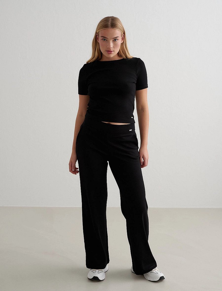 aim´n - Ease Ribbed Short Sleeve - alussärgid ja t-särgid - black - 3