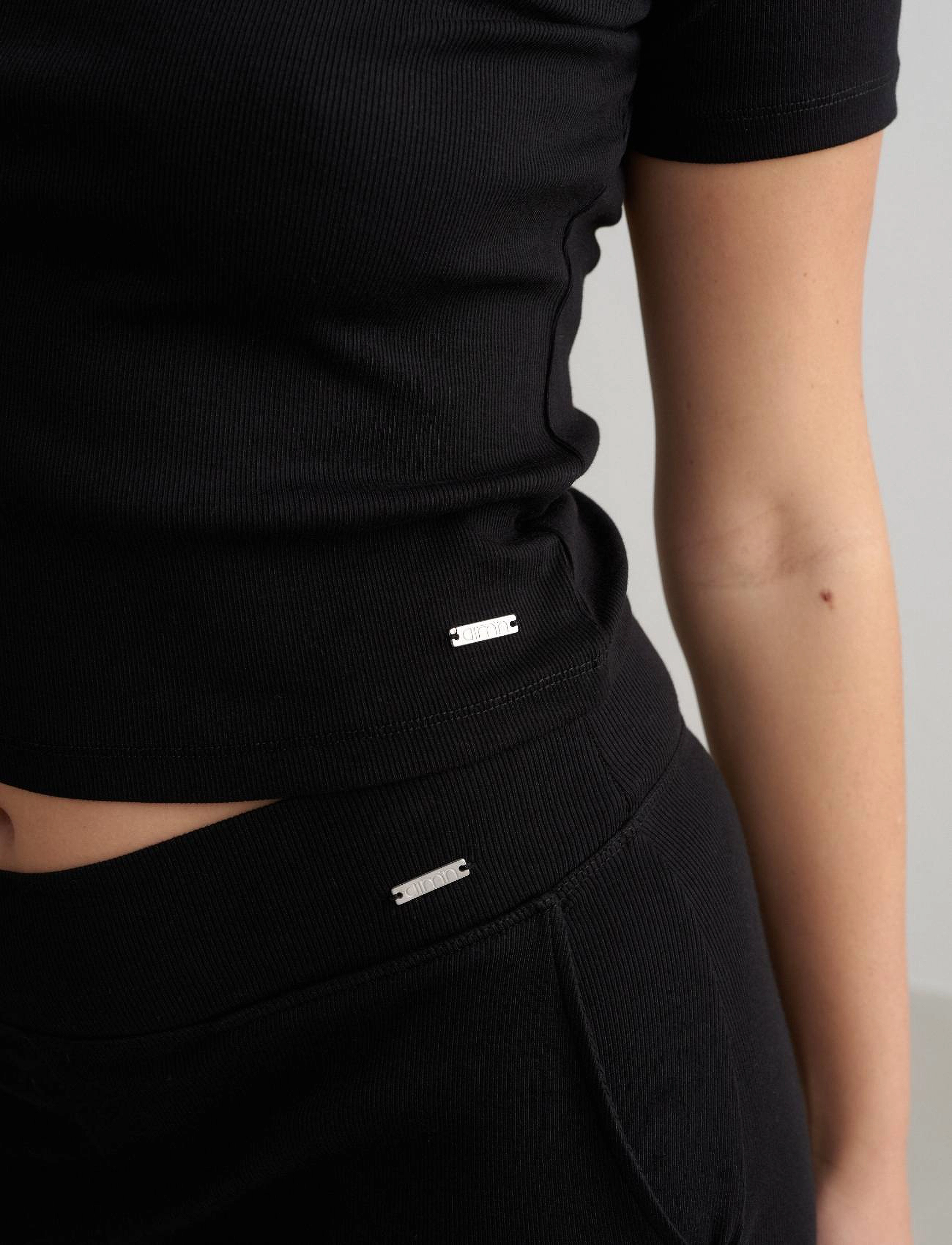 Ease Ribbed Short Sleeve 6